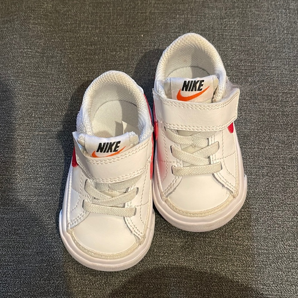 NIKE Size 3c